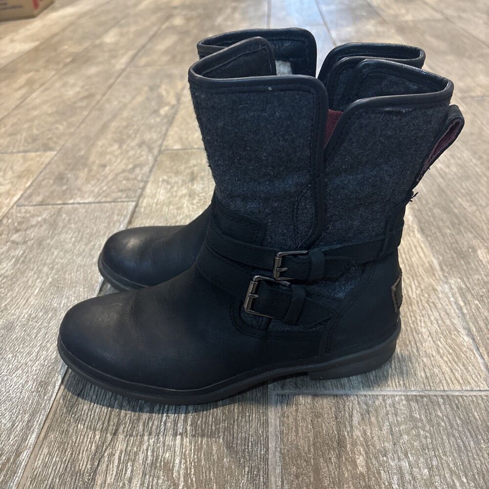 Ugg Simmens Black Leather Boots Women’s Size 6.5
